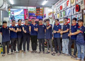 Đội ngũ làm bảng hiệu quận 8 của Led Sun